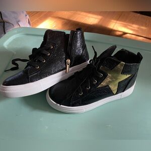 kidpik Black and Gold Star High-Top Sneakers